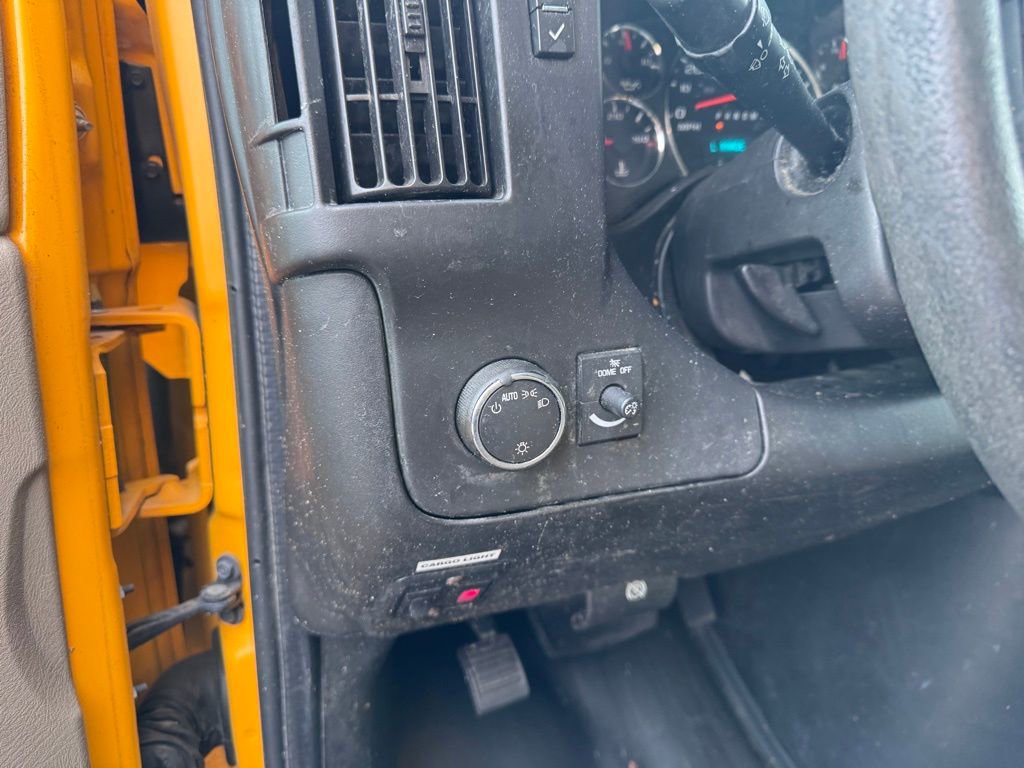 Used 2016 Chevrolet Express 3500 RWD image 12