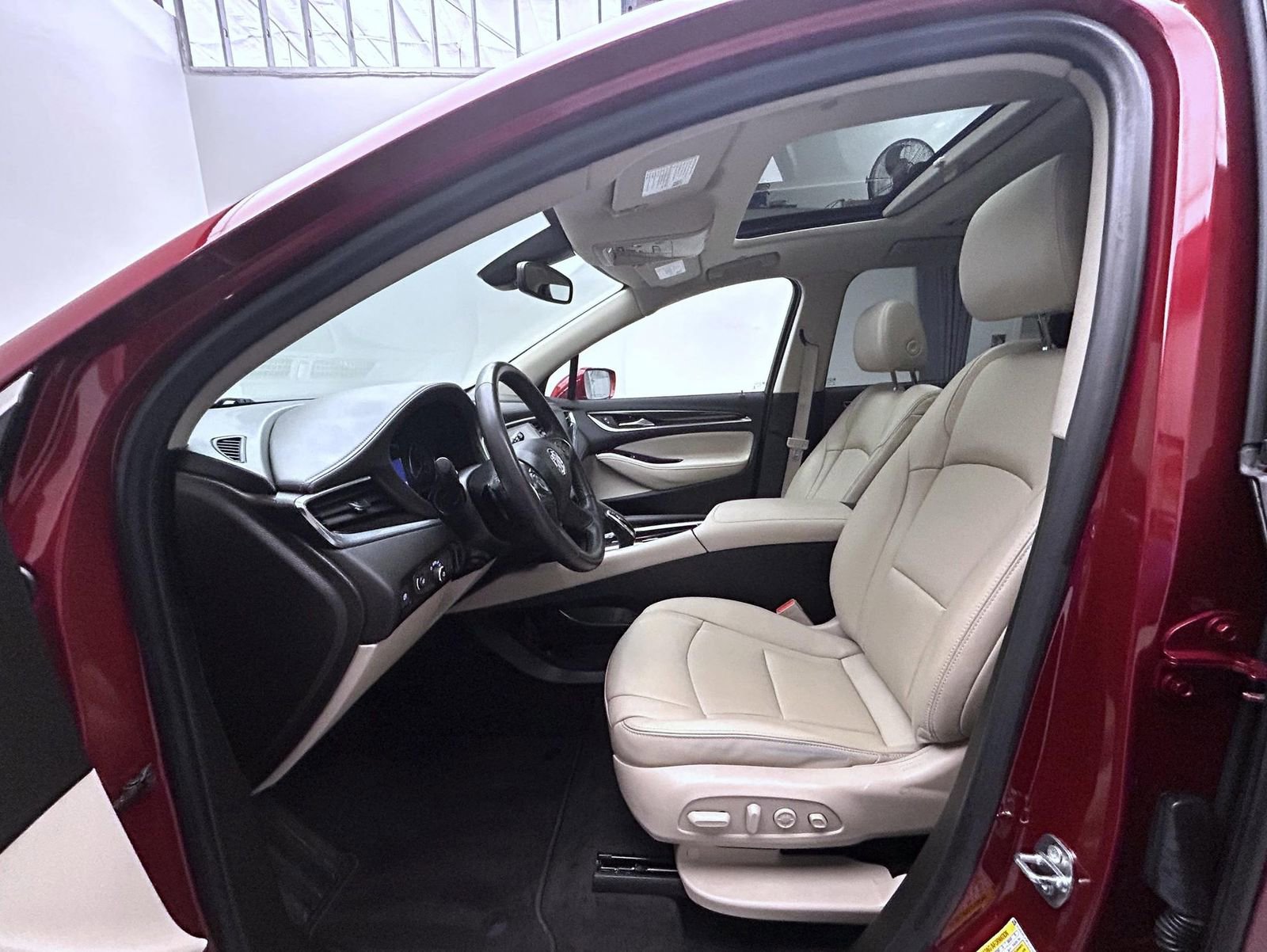 Used 2020 Buick Enclave Premium w/ Sun and Sites Package image 10