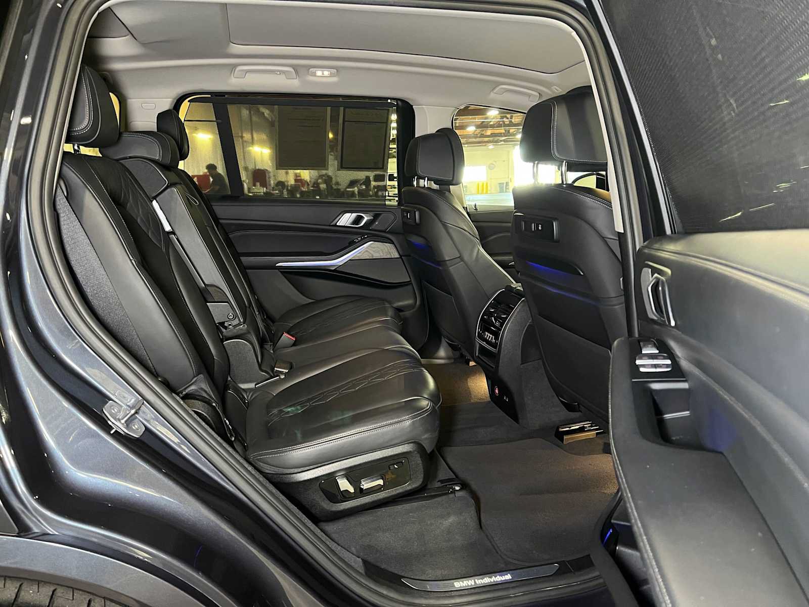Used 2019 BMW X7 xDrive50i w/ Premium Package AWD/4WD image 14