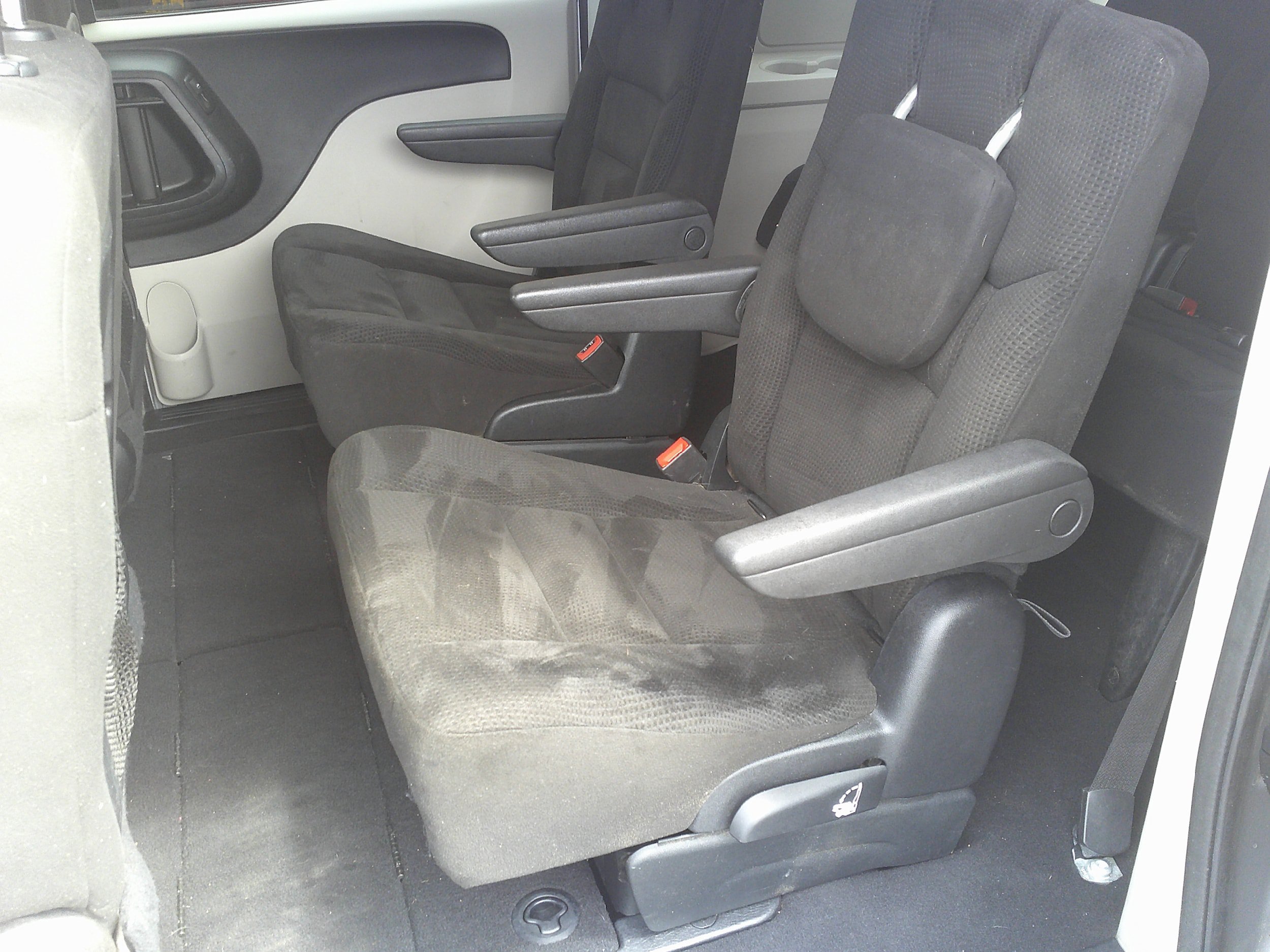 Used 2016 Dodge Grand Caravan SXT FWD image 22