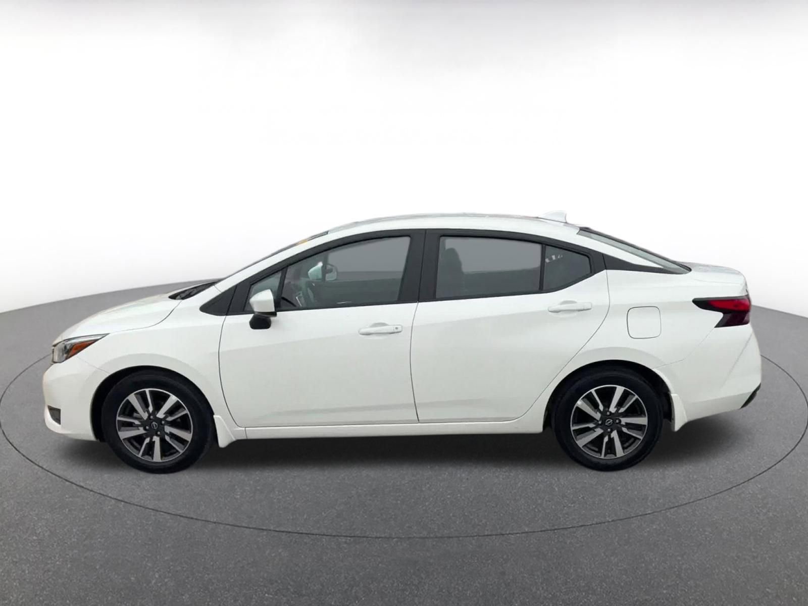 Used 2025 Nissan Versa SV w/ Trunk Package image 9