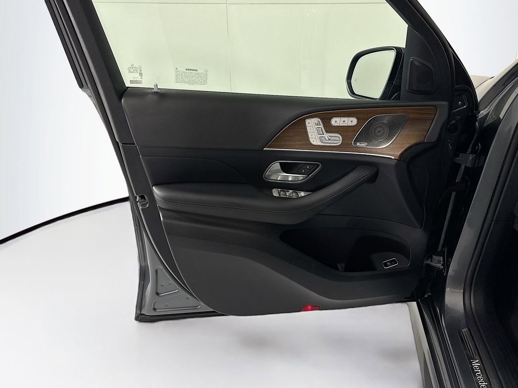 Certified 2025 Mercedes-Benz GLS 450 4MATIC image 25