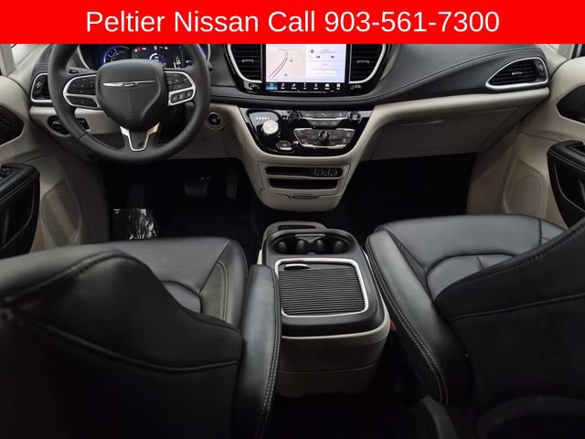 Used 2024 Chrysler Pacifica Limited FWD image 28