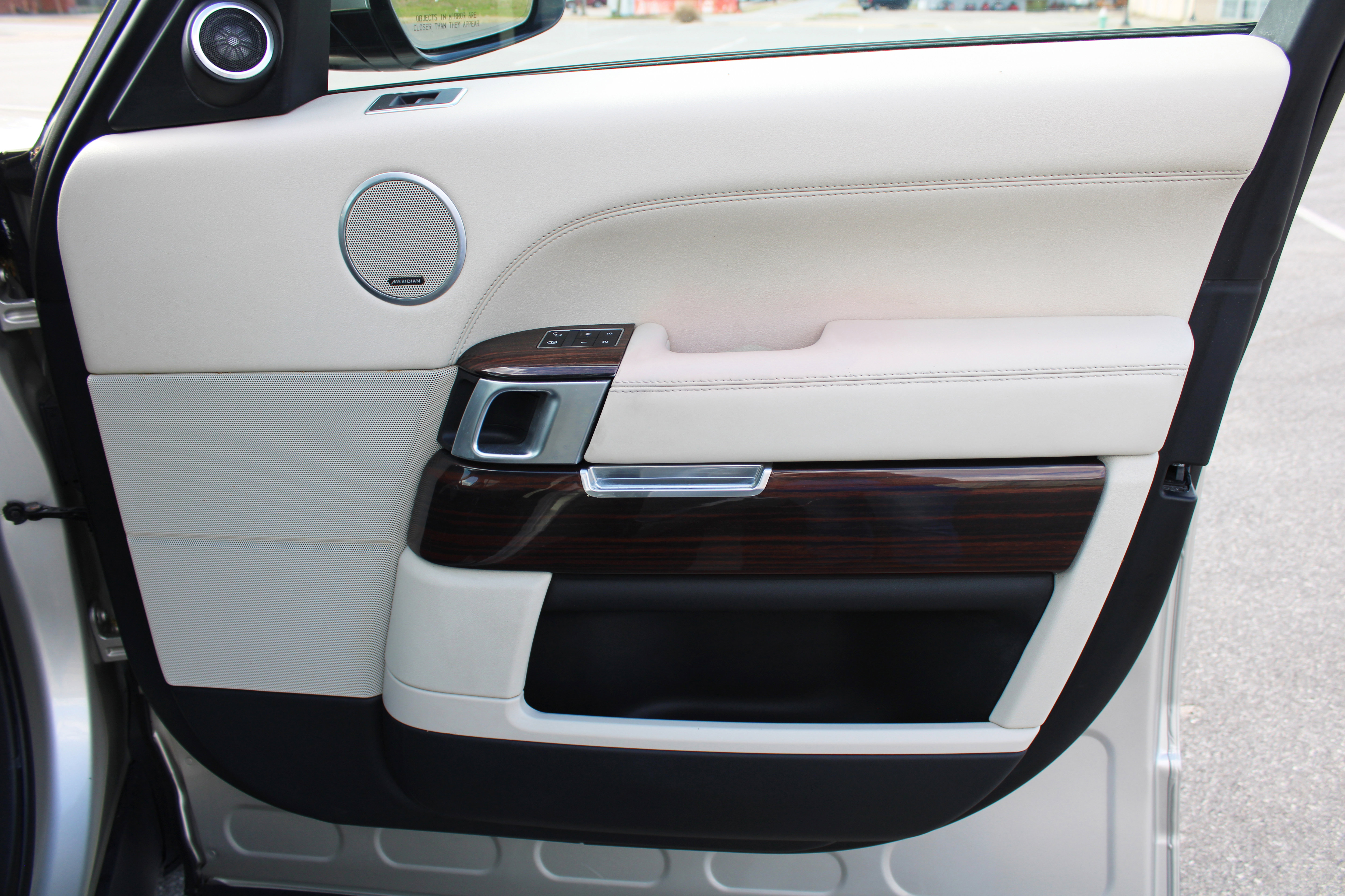 Used 2014 Land Rover Range Rover HSE image 45