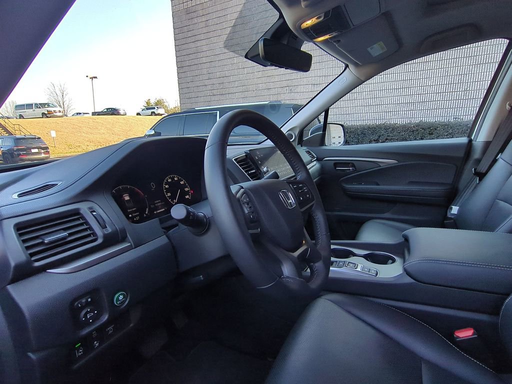 Used 2025 Honda Ridgeline RTL image 15