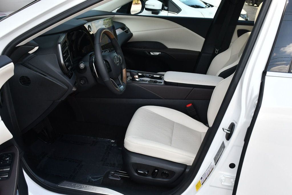 Used 2023 Lexus RX 350 Premium Plus w/ Accessory Package FWD image 39