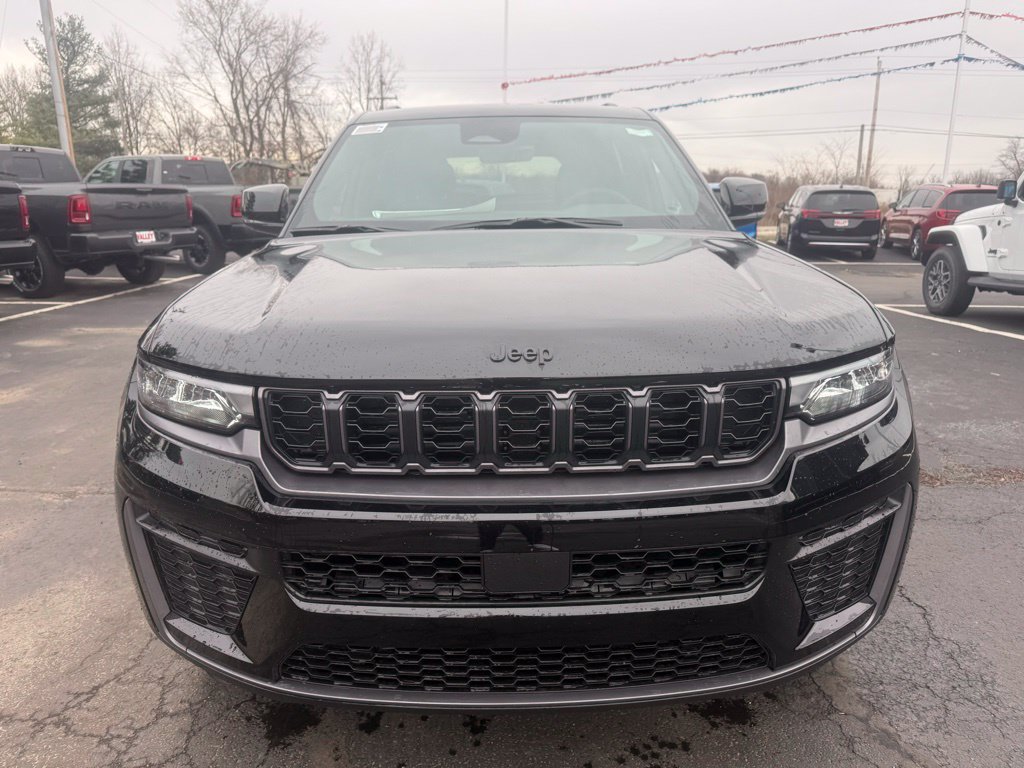 New 2026 Jeep Grand Cherokee Altitude AWD/4WD image 9