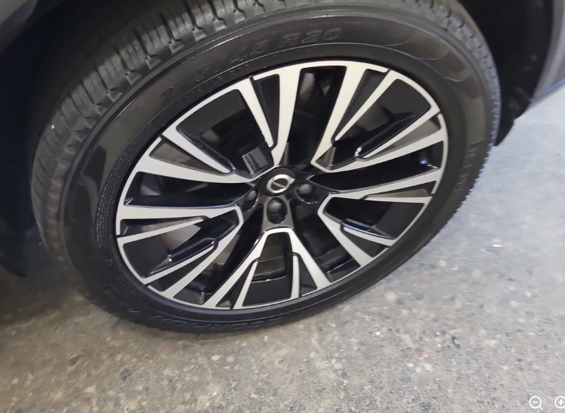 Used 2025 Volvo XC90 T8 Plus w/ Protection Package Premier AWD/4WD image 6
