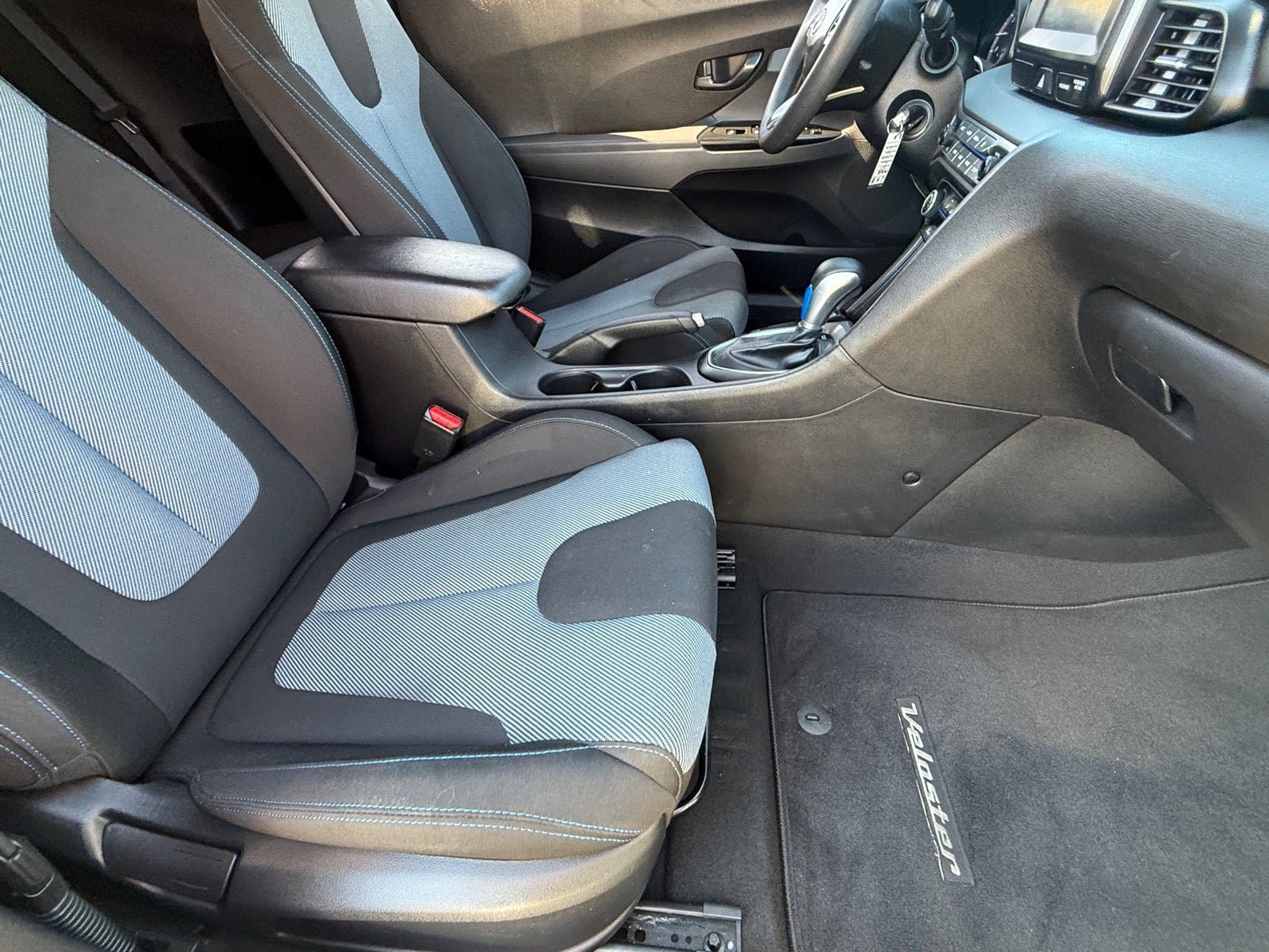 Used 2019 Hyundai Veloster 2.0 FWD image 10