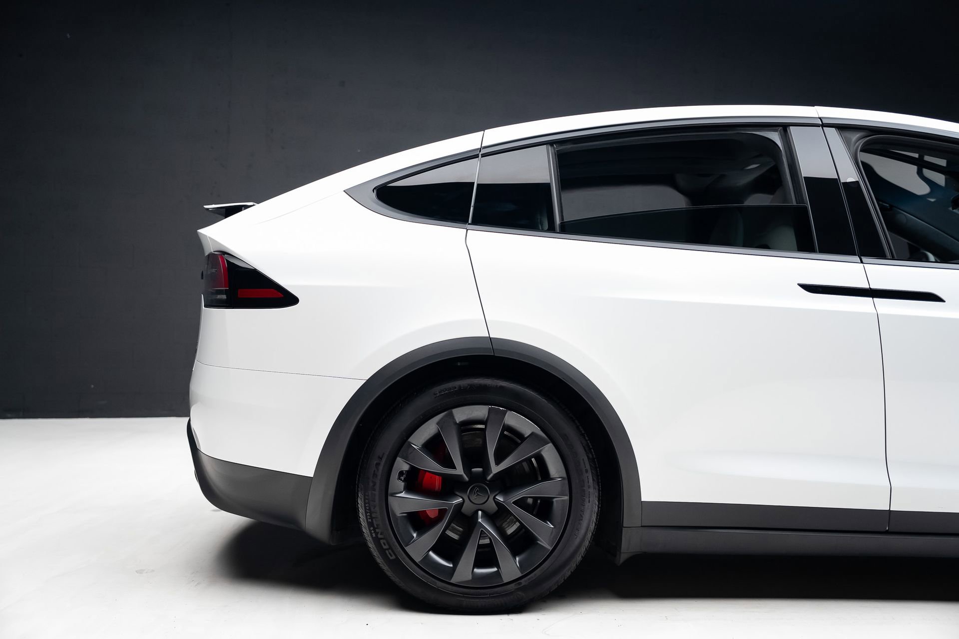 Used 2023 Tesla Model X Plaid image 34