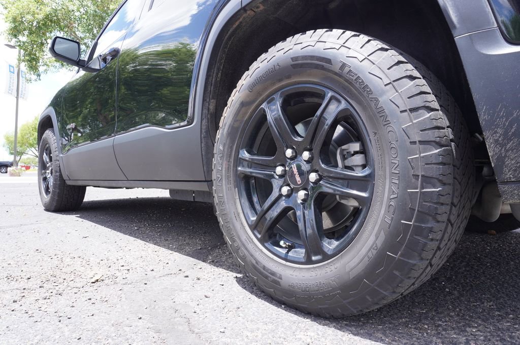 Certified 2023 GMC Acadia AT4 w/ Technology Package AWD/4WD image 6