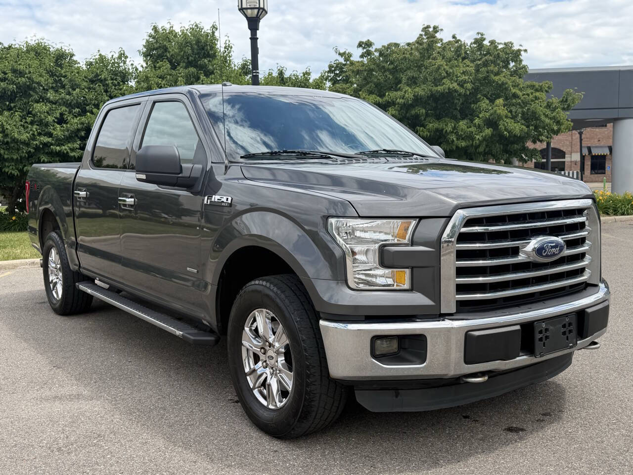Used 2015 Ford F150 XLT w/ Equipment Group 302A Luxury AWD/4WD image 3
