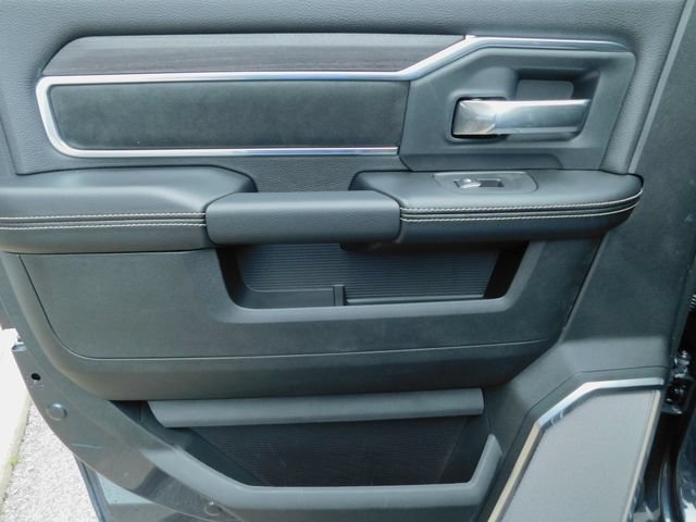 New 2026 RAM 3500 Laramie AWD/4WD image 32