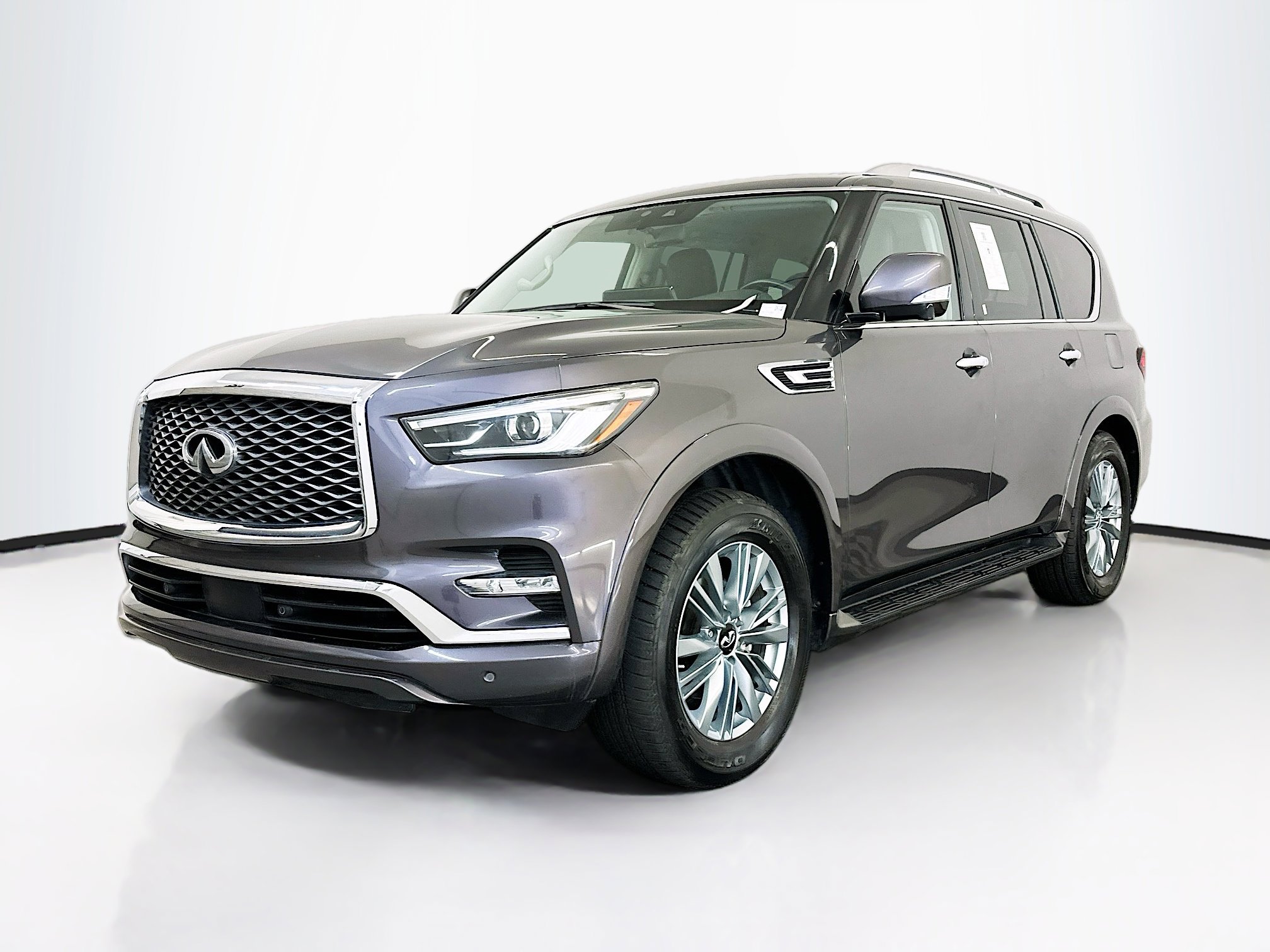 Used 2024 INFINITI QX80 Luxe AWD/4WD image 3