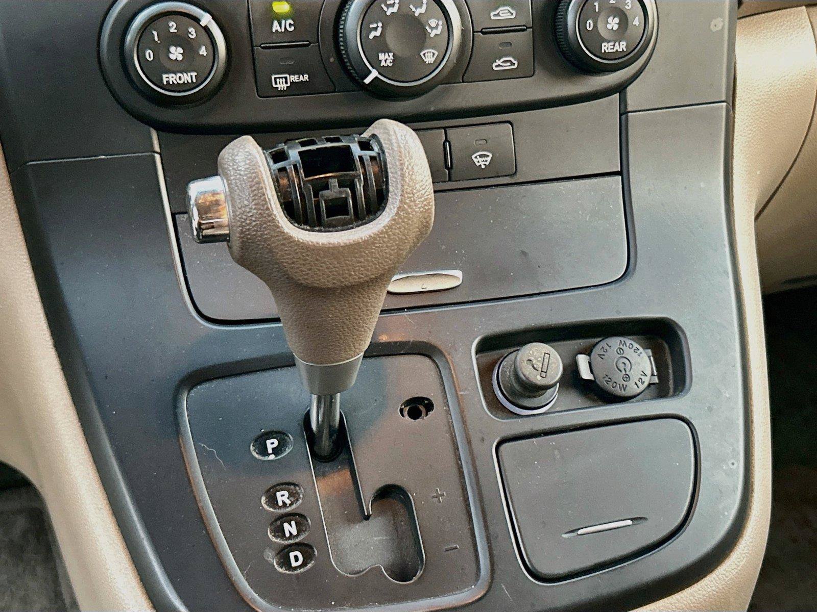Used 2012 Kia Sedona LX FWD image 27