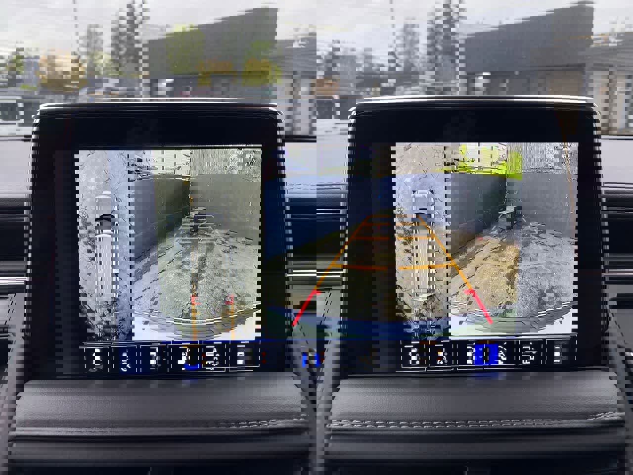 Used 2023 Chevrolet Tahoe LT w/ Luxury Package AWD/4WD image 24