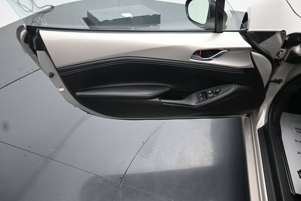 Used 2022 MAZDA MX-5 Miata RF Grand Touring w/ Weather Package RWD image 16