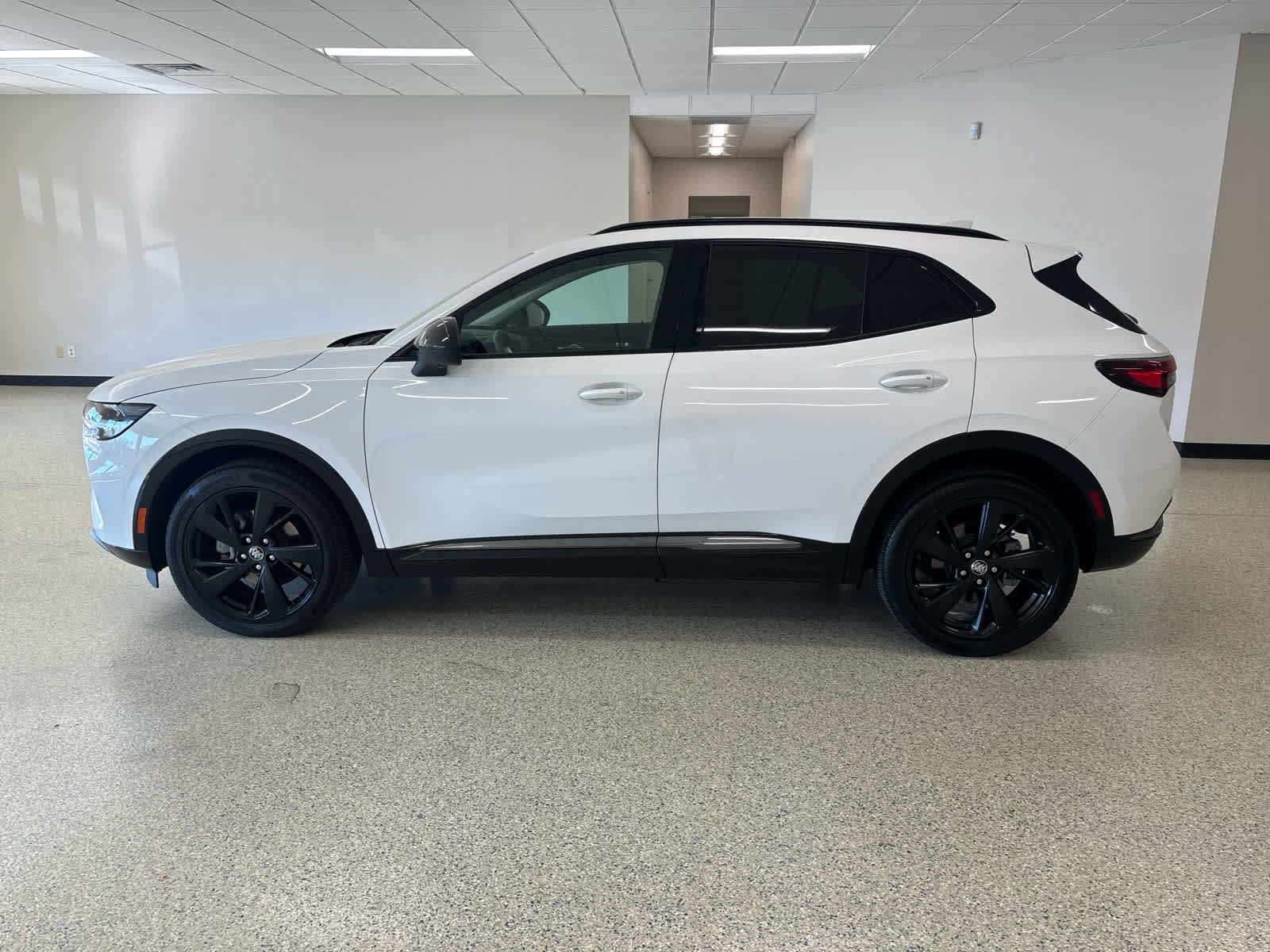 Used 2023 Buick Envision Essence w/ Technology Package I image 11