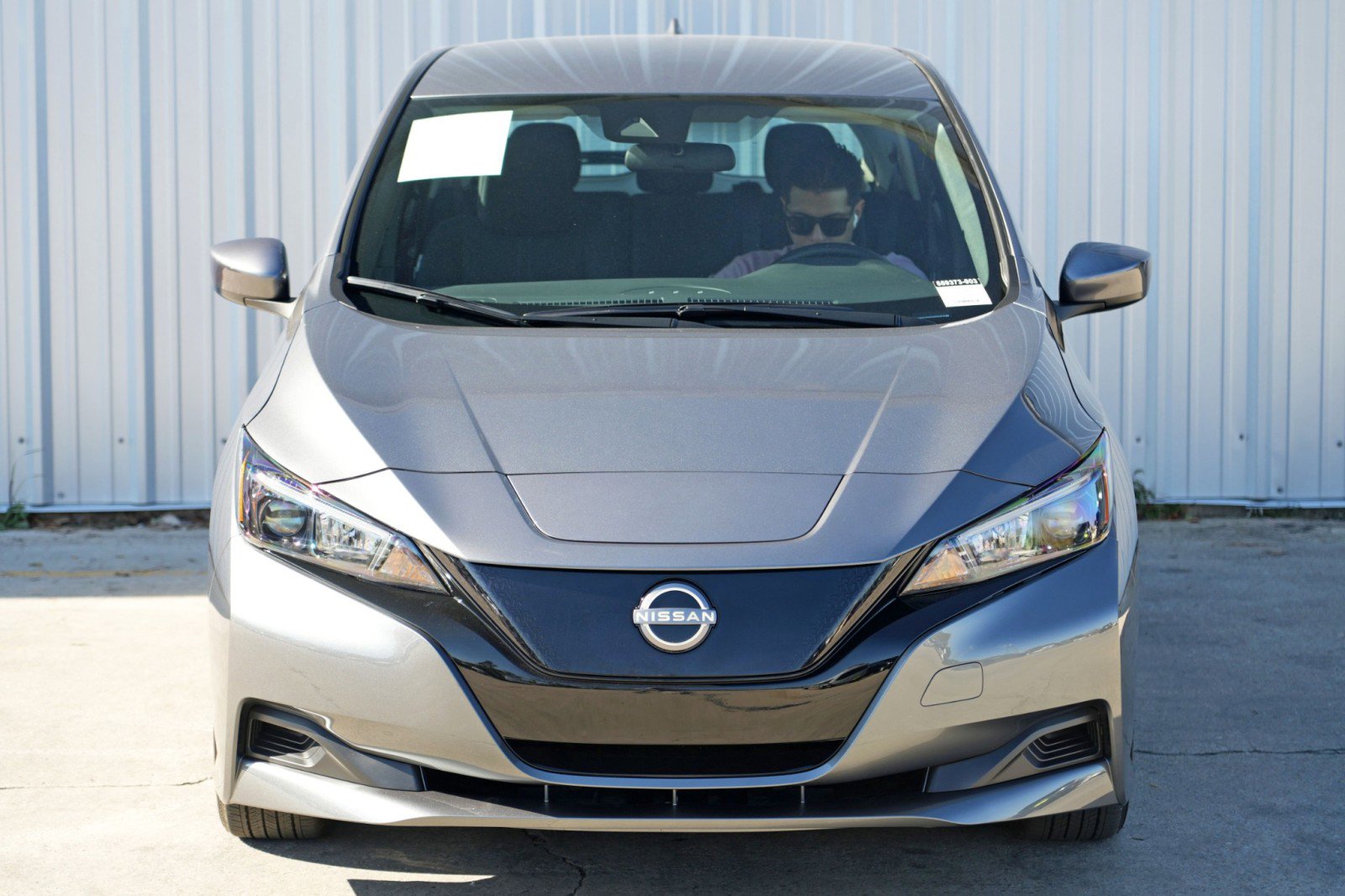 Used 2025 Nissan Leaf S image 40
