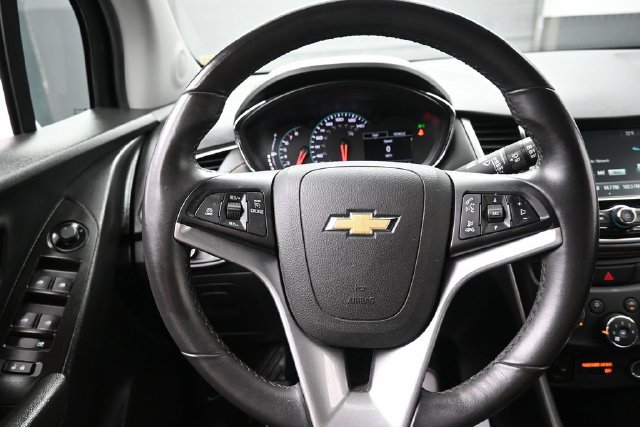 Used 2017 Chevrolet Trax LT w/ LT Convenience Package FWD image 8