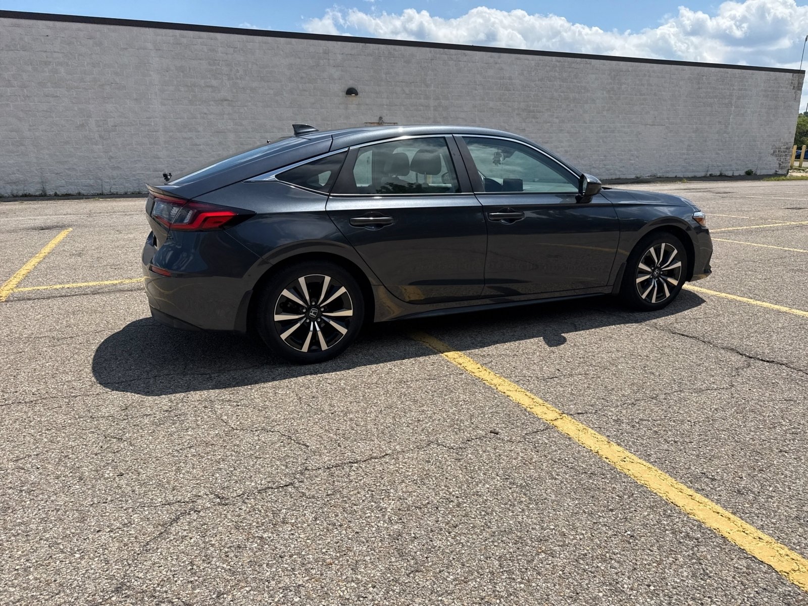 Used 2022 Honda Civic EX-L image 25