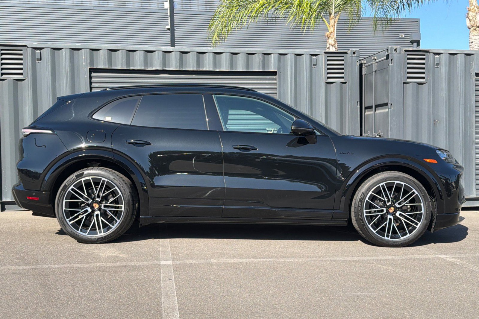 Used 2026 Porsche Cayenne Electric AWD/4WD image 9