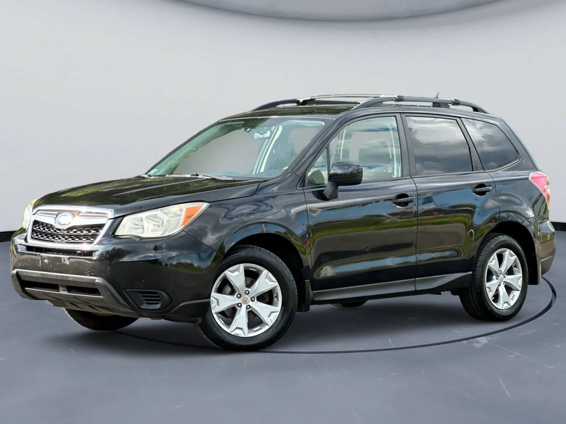Used 2015 Subaru Forester 2.5i Premium w/ All-Weather Package AWD/4WD image 2