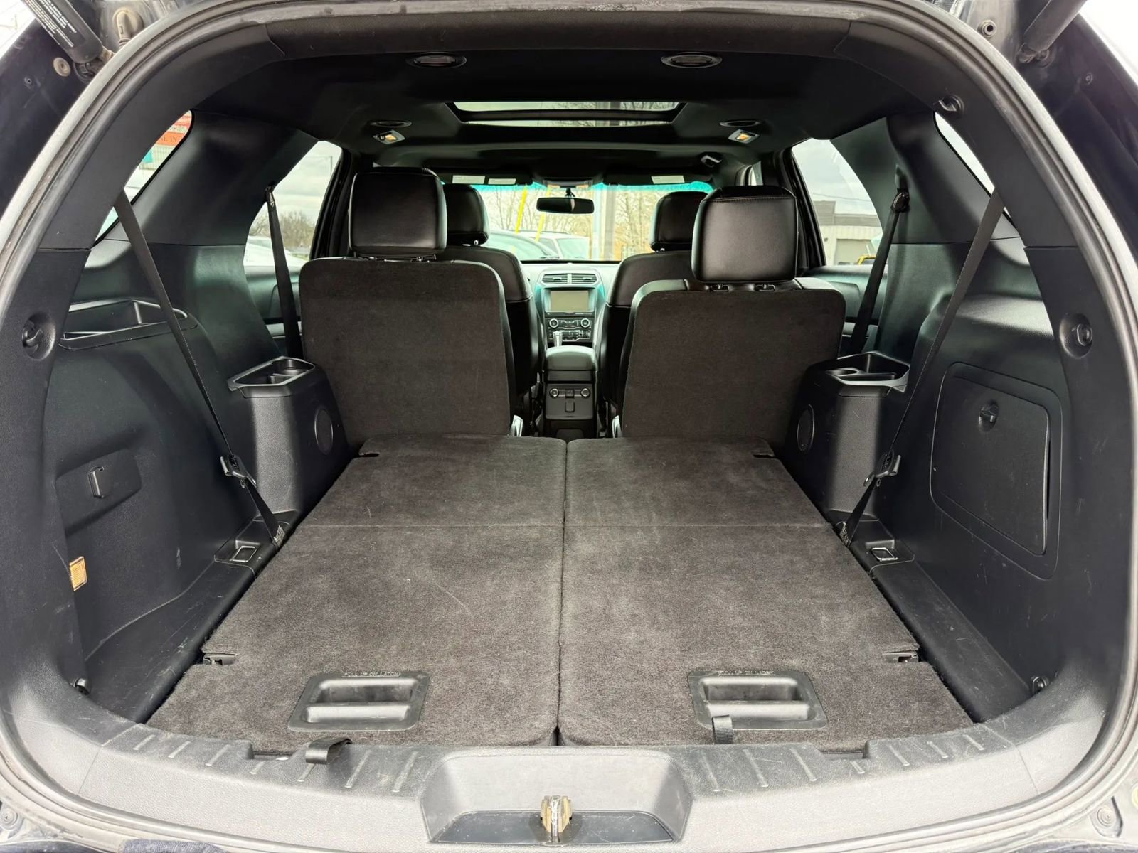 Used 2016 Ford Explorer XLT w/ Equipment Group 202A AWD/4WD image 16