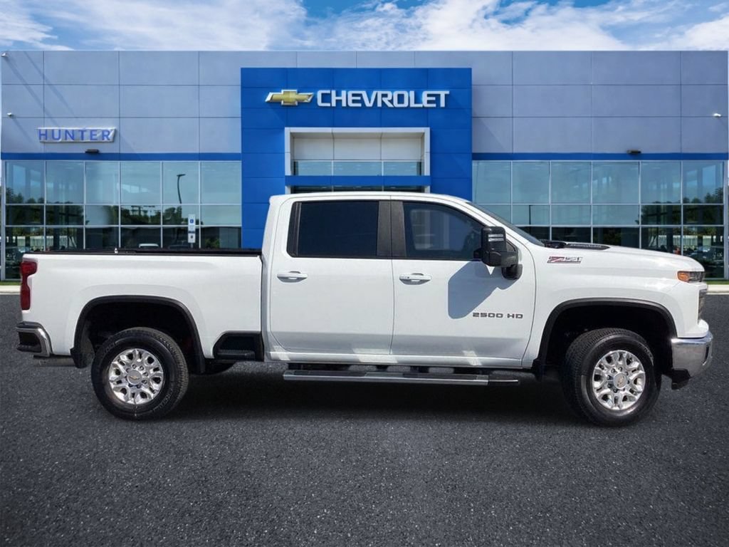 Used 2024 Chevrolet Silverado 2500 LT AWD/4WD image 6