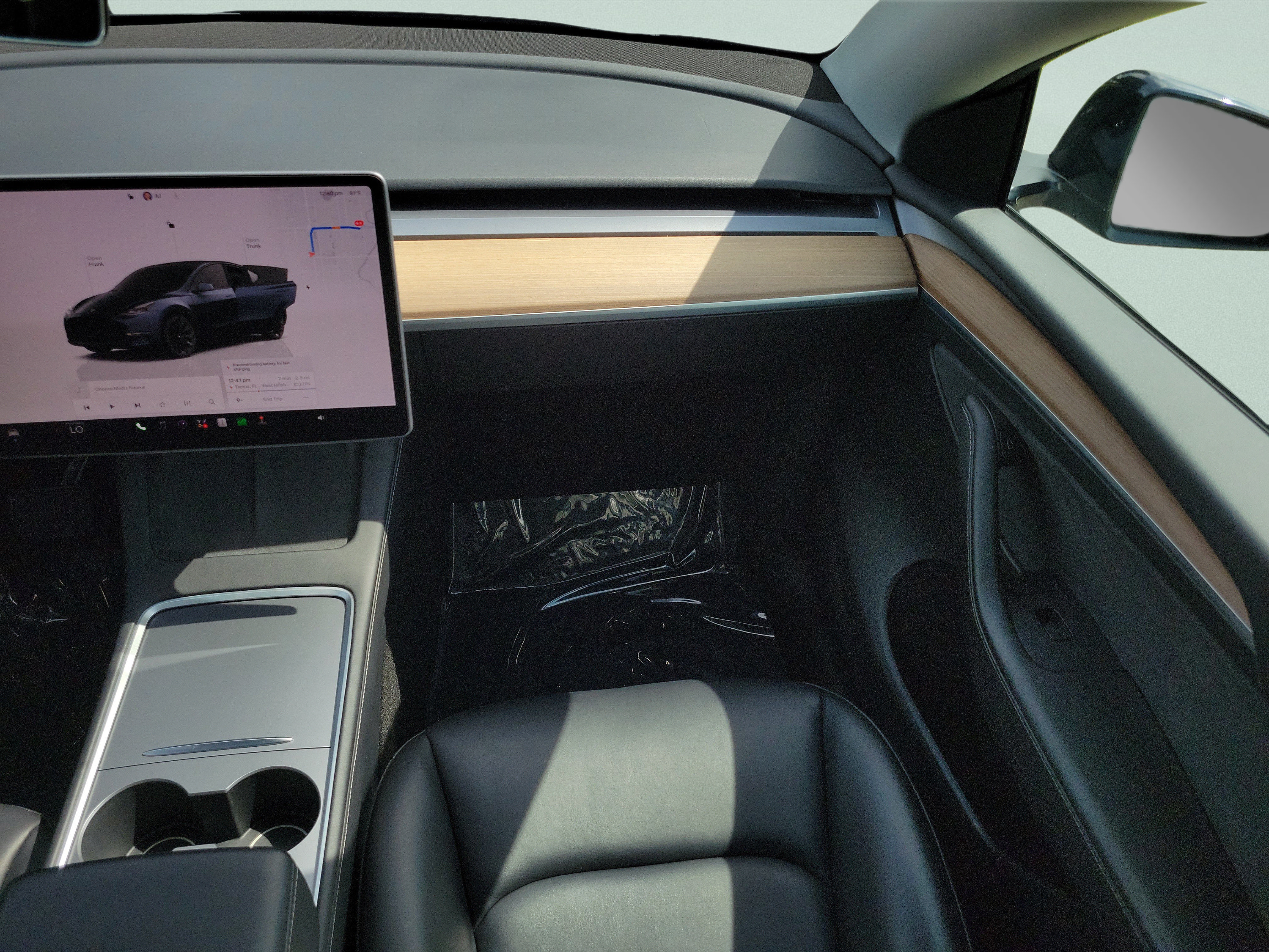 Used 2024 Tesla Model Y Long Range RWD image 19