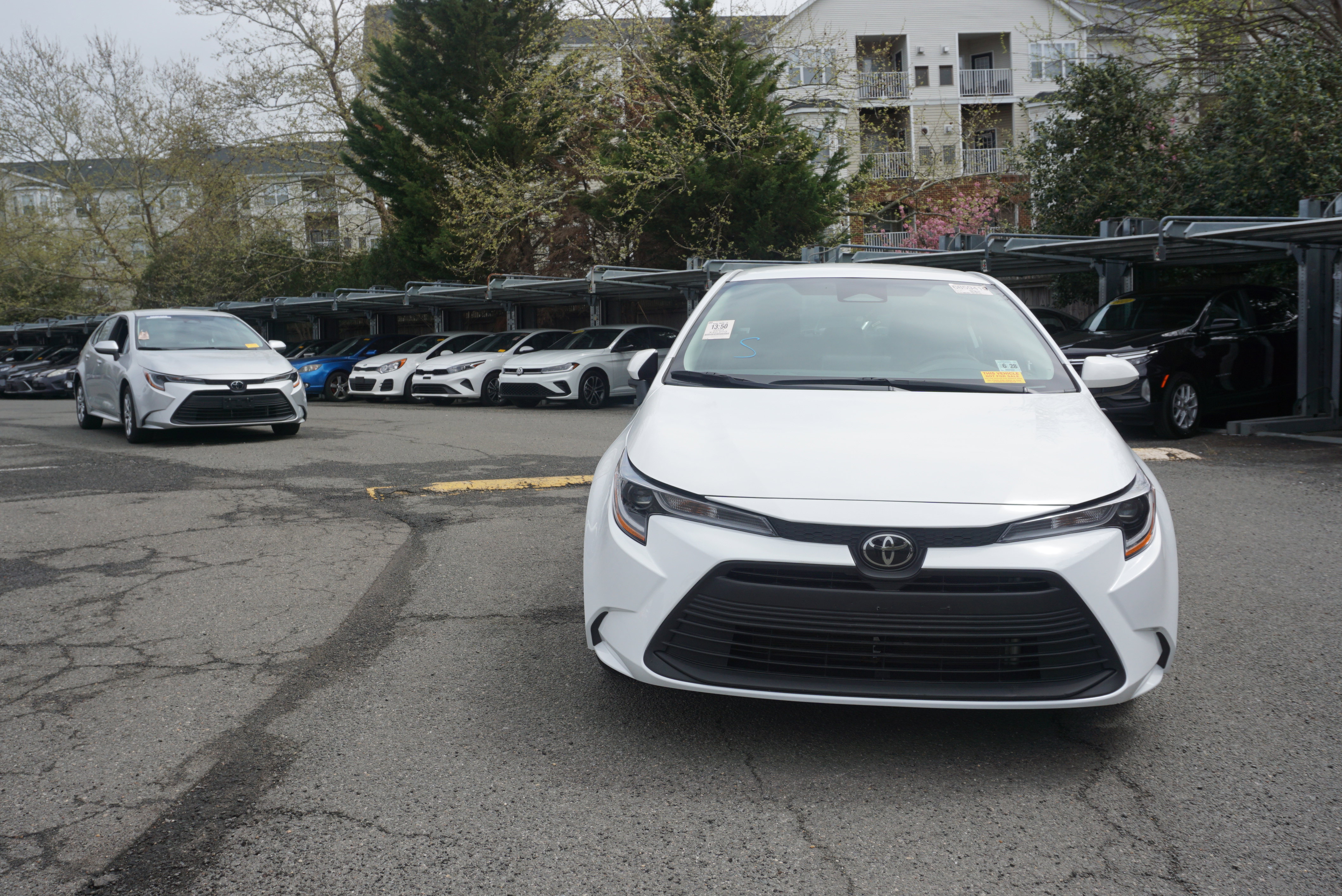 Used 2023 Toyota Corolla LE image 2