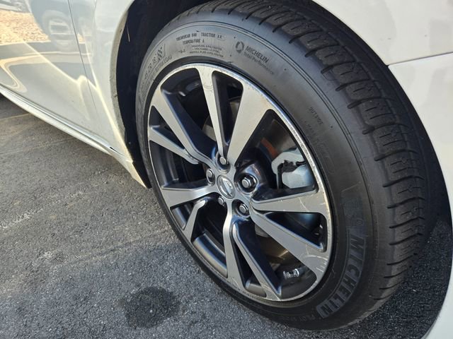 Used 2017 Nissan Maxima Platinum image 3