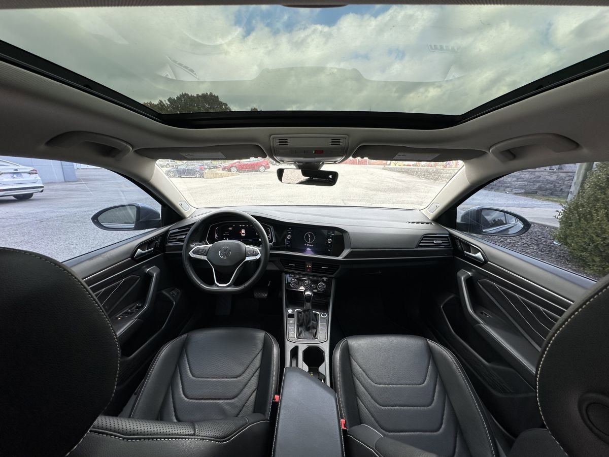 Used 2022 Volkswagen Jetta SEL image 10