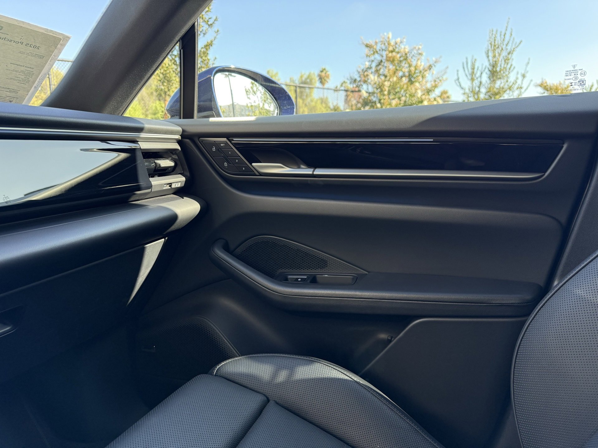 Used 2025 Porsche Macan Electric image 22