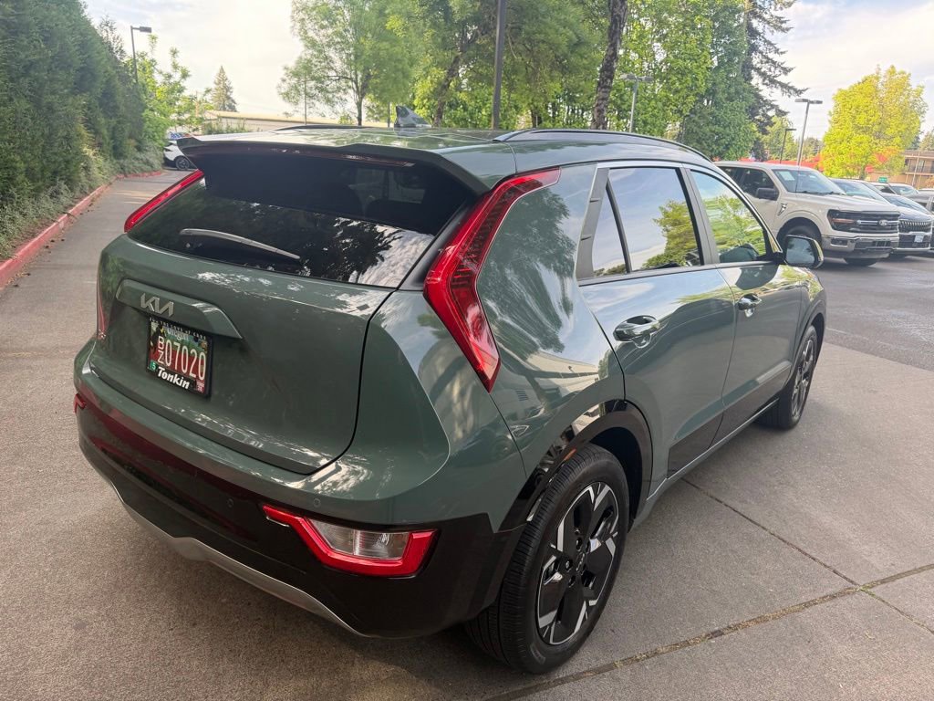 Used 2024 Kia Niro Wind w/ Wind Preserve Package FWD image 4