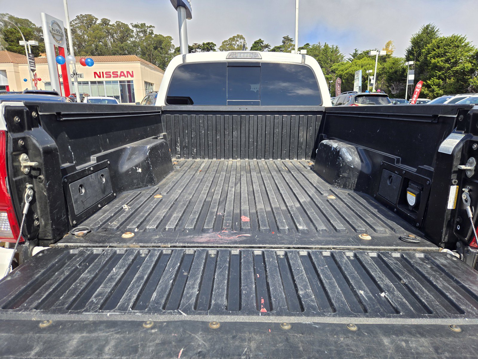 Used 2017 Toyota Tacoma TRD Sport w/ Tow Package RWD image 27