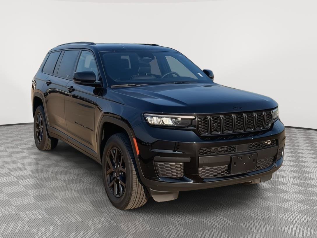 Used 2024 Jeep Grand Cherokee L Laredo image 1