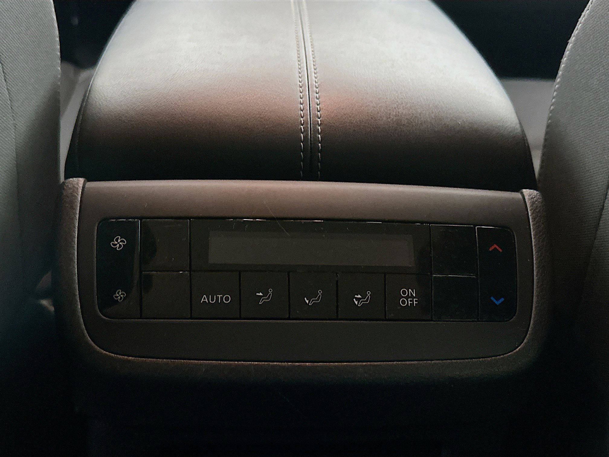 Used 2025 Nissan Pathfinder SV image 26