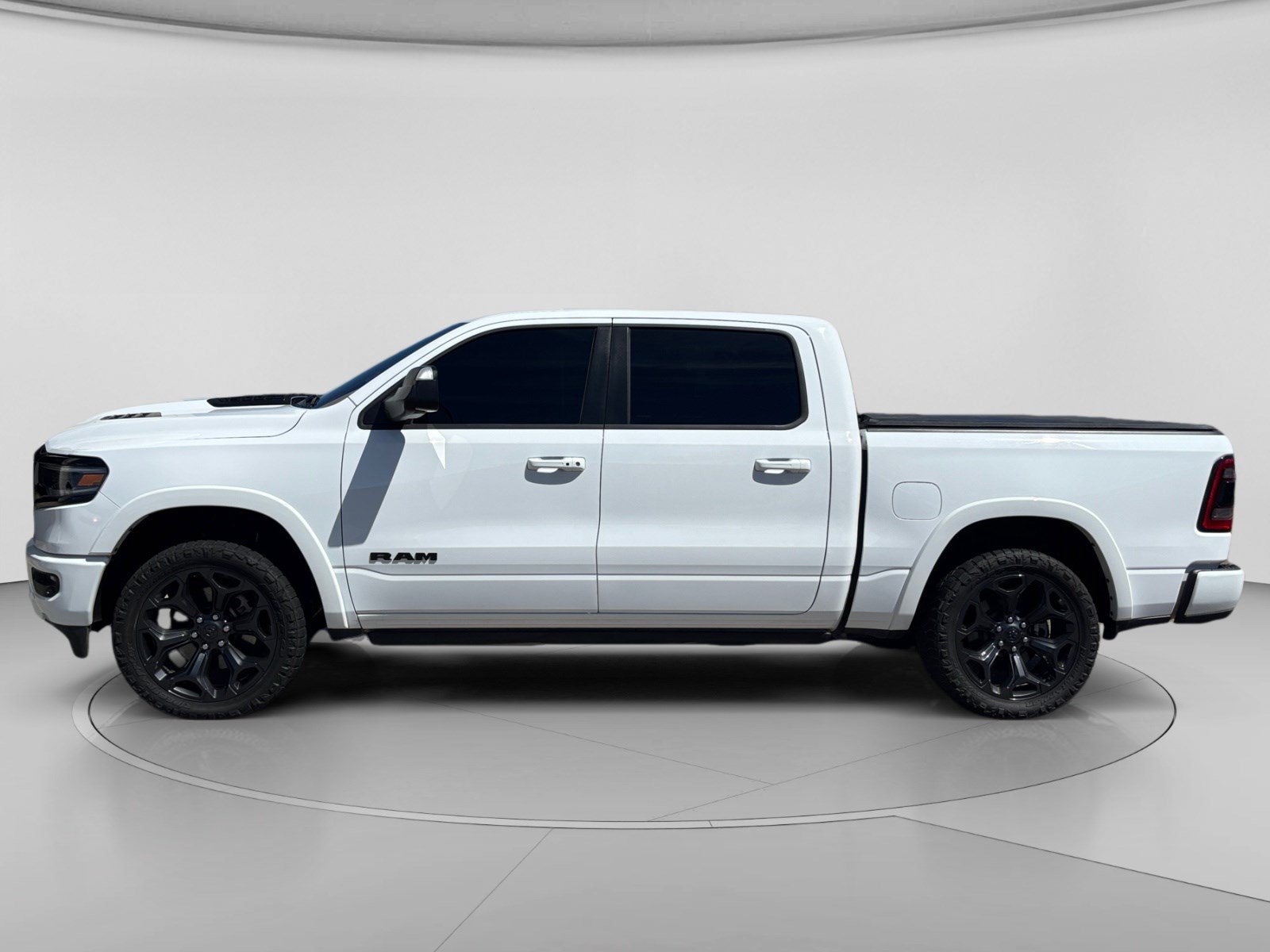 Used 2021 RAM 1500 Limited w/ Night Edition AWD/4WD image 2