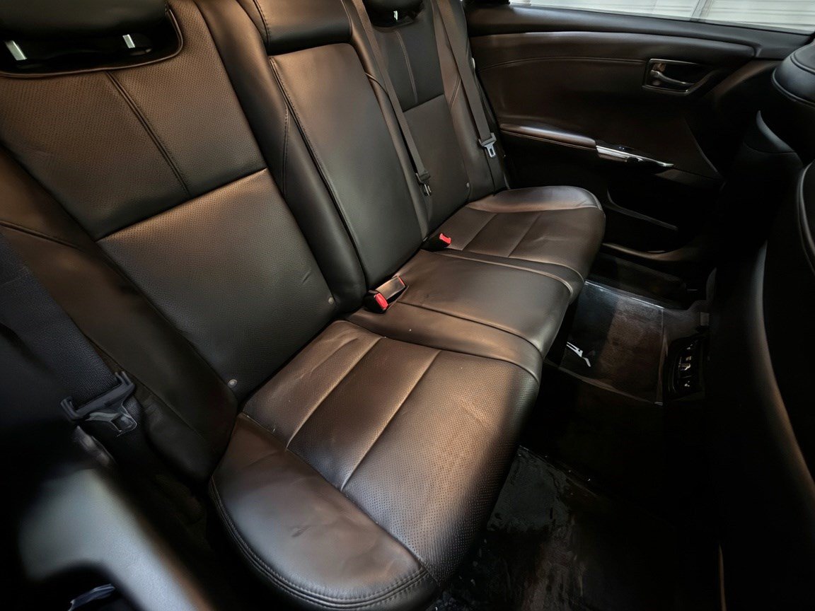 Used 2014 Toyota Avalon Limited w/ Technology Package FWD image 14