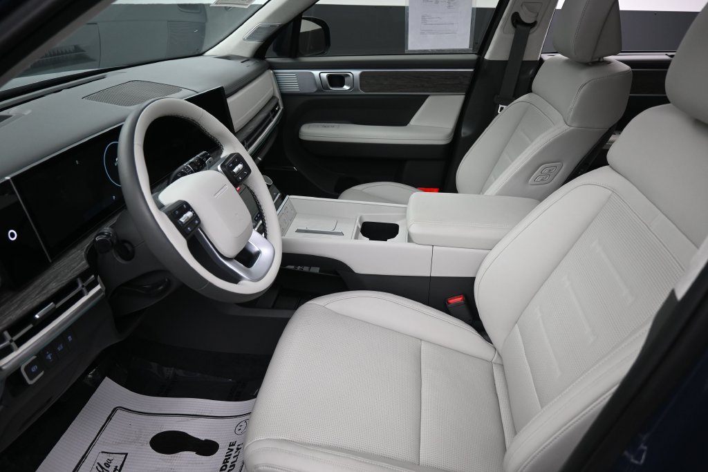 Used 2025 Hyundai Santa Fe Calligraphy FWD image 24