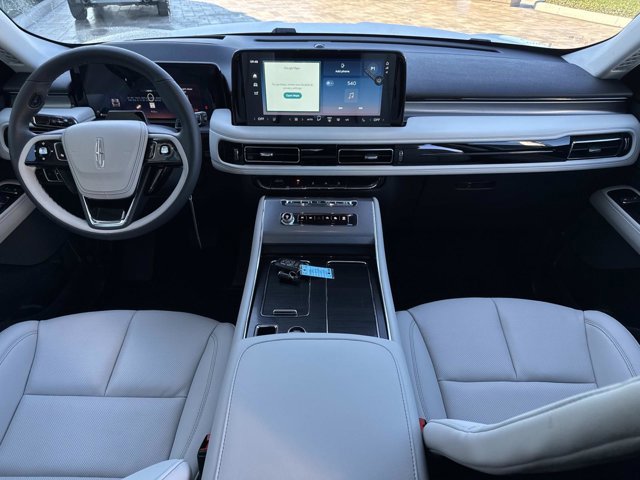 New 2026 Lincoln Aviator 2WD image 25