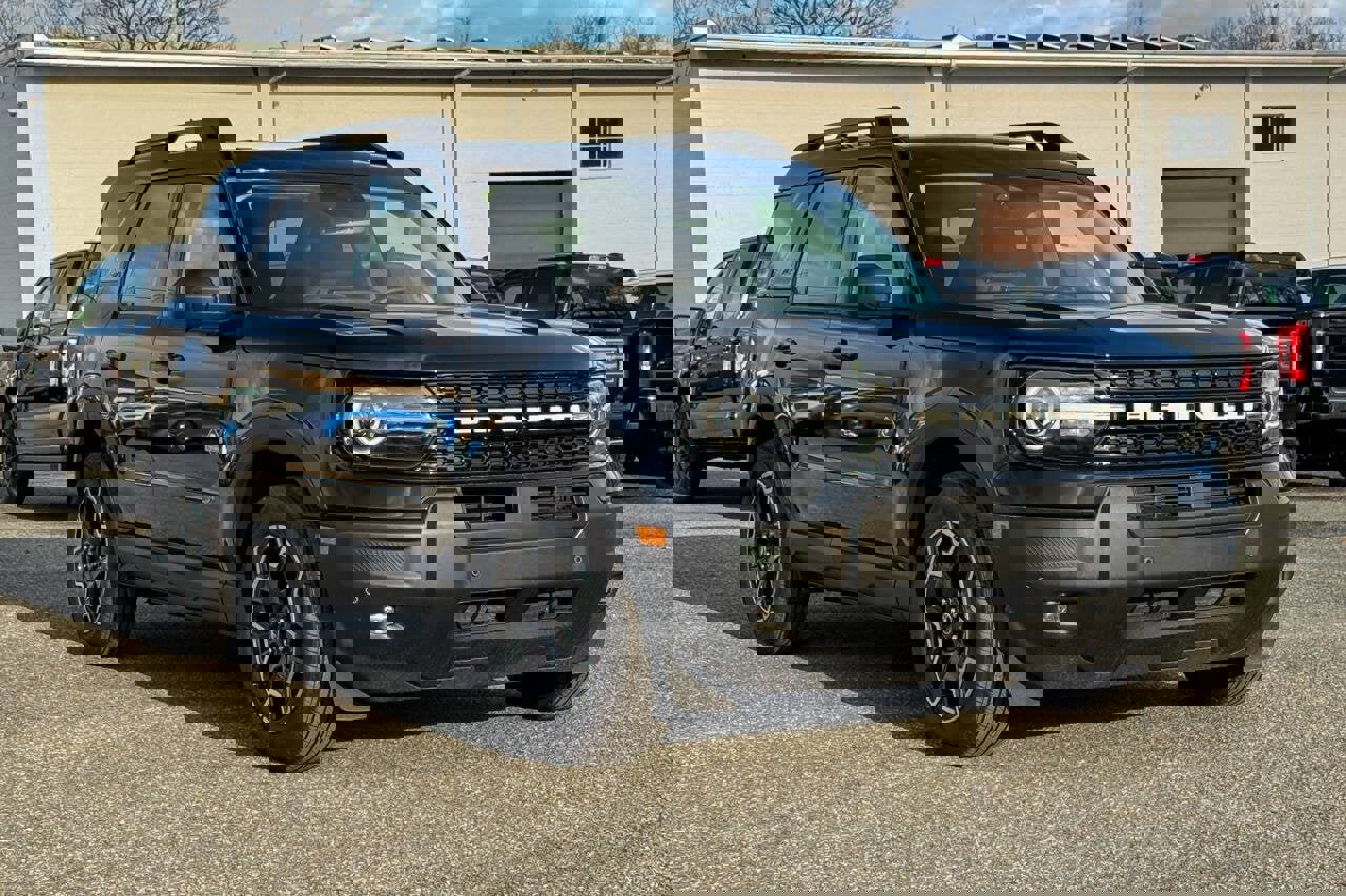 Certified 2025 Ford Bronco Sport Outer Banks w/ Outer Banks Tech Package+ AWD/4WD image 1