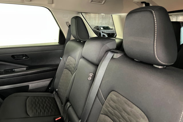 Used 2025 Nissan Pathfinder SV AWD/4WD image 20