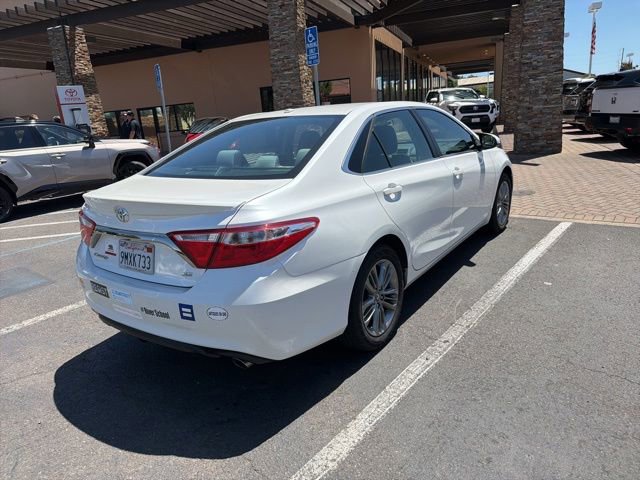 Used 2017 Toyota Camry SE w/ Moonroof Package FWD image 4