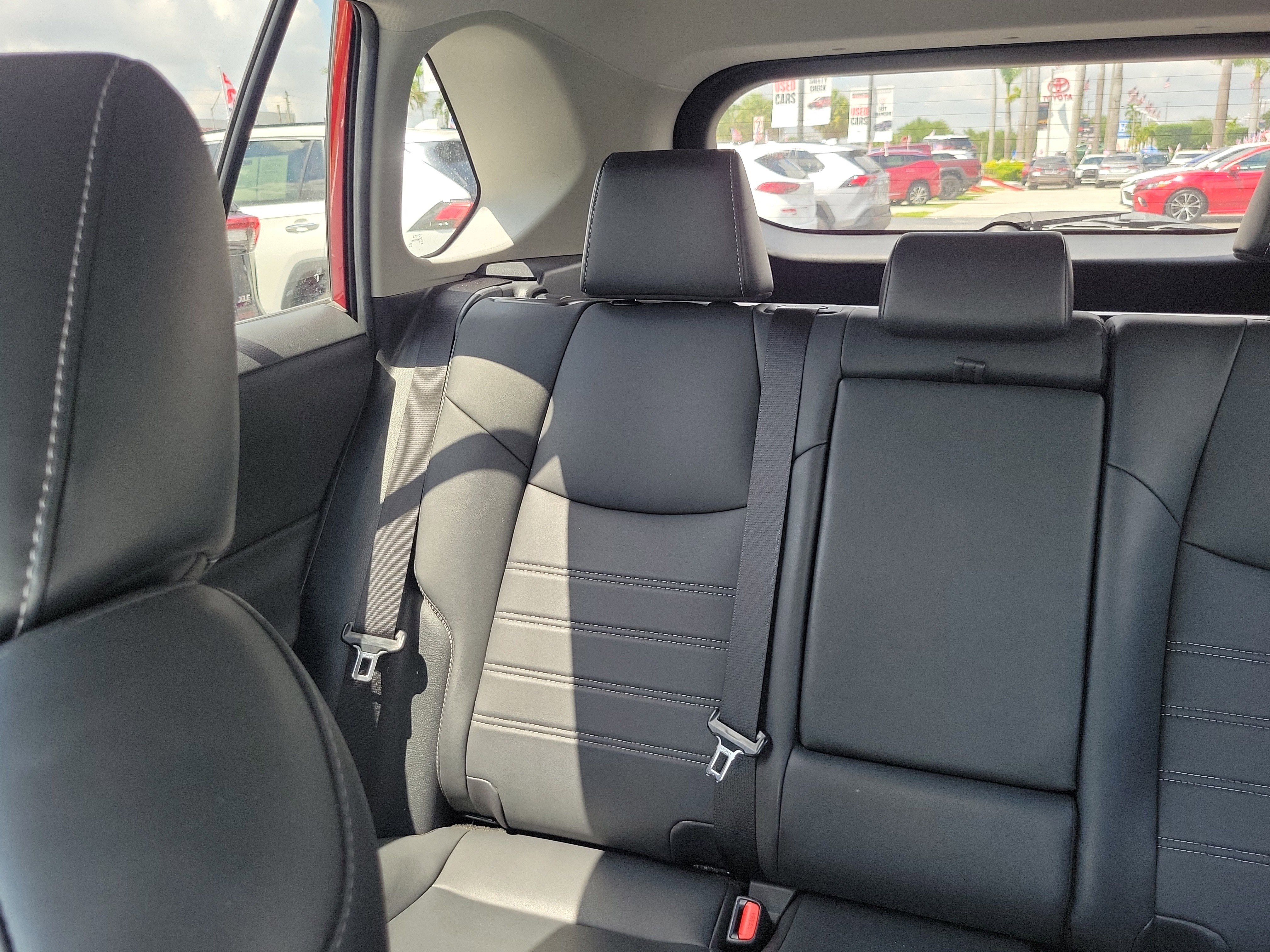 Used 2021 Toyota RAV4 XLE Premium FWD image 20