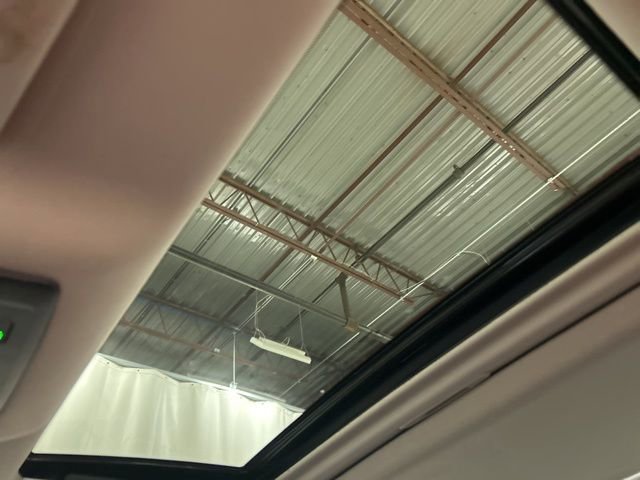 Used 2023 Nissan Altima 2.5 SR w/ SR Premium Package image 23