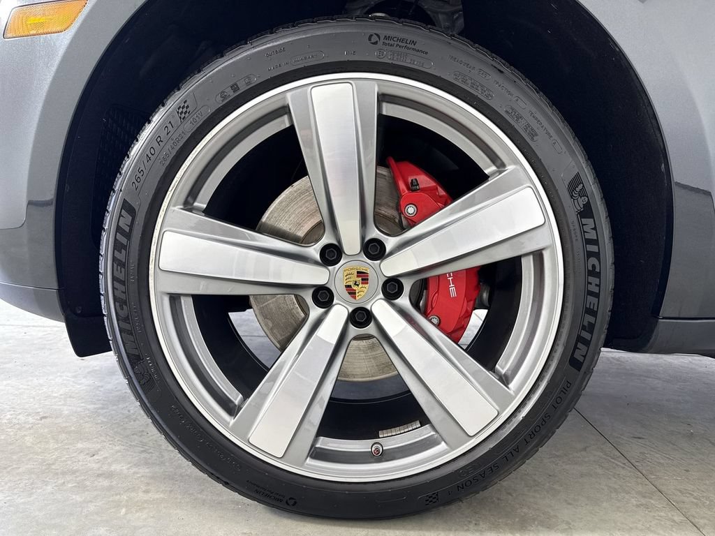 Certified 2025 Porsche Macan S AWD/4WD image 13
