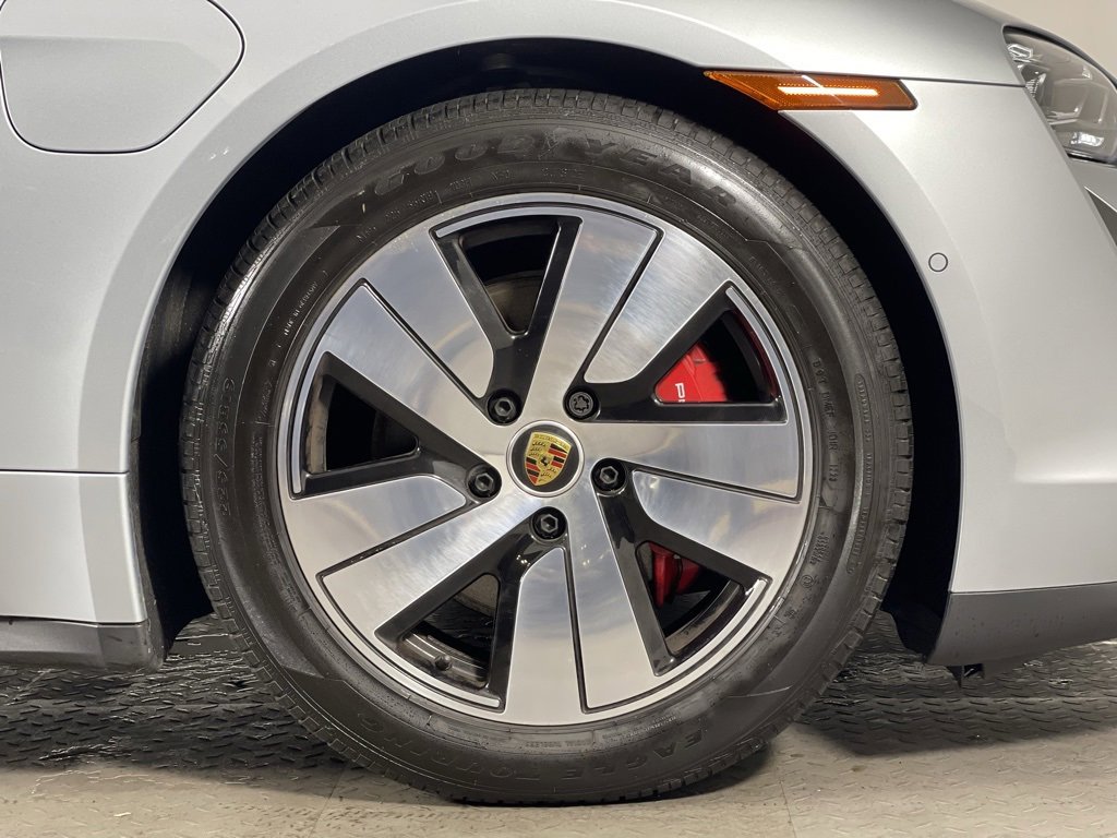 Used 2024 Porsche Taycan 4S image 11