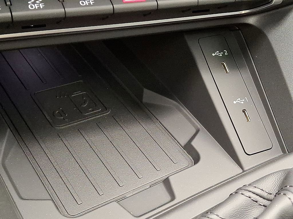 New 2025 Audi Q3 2.0T Premium image 13